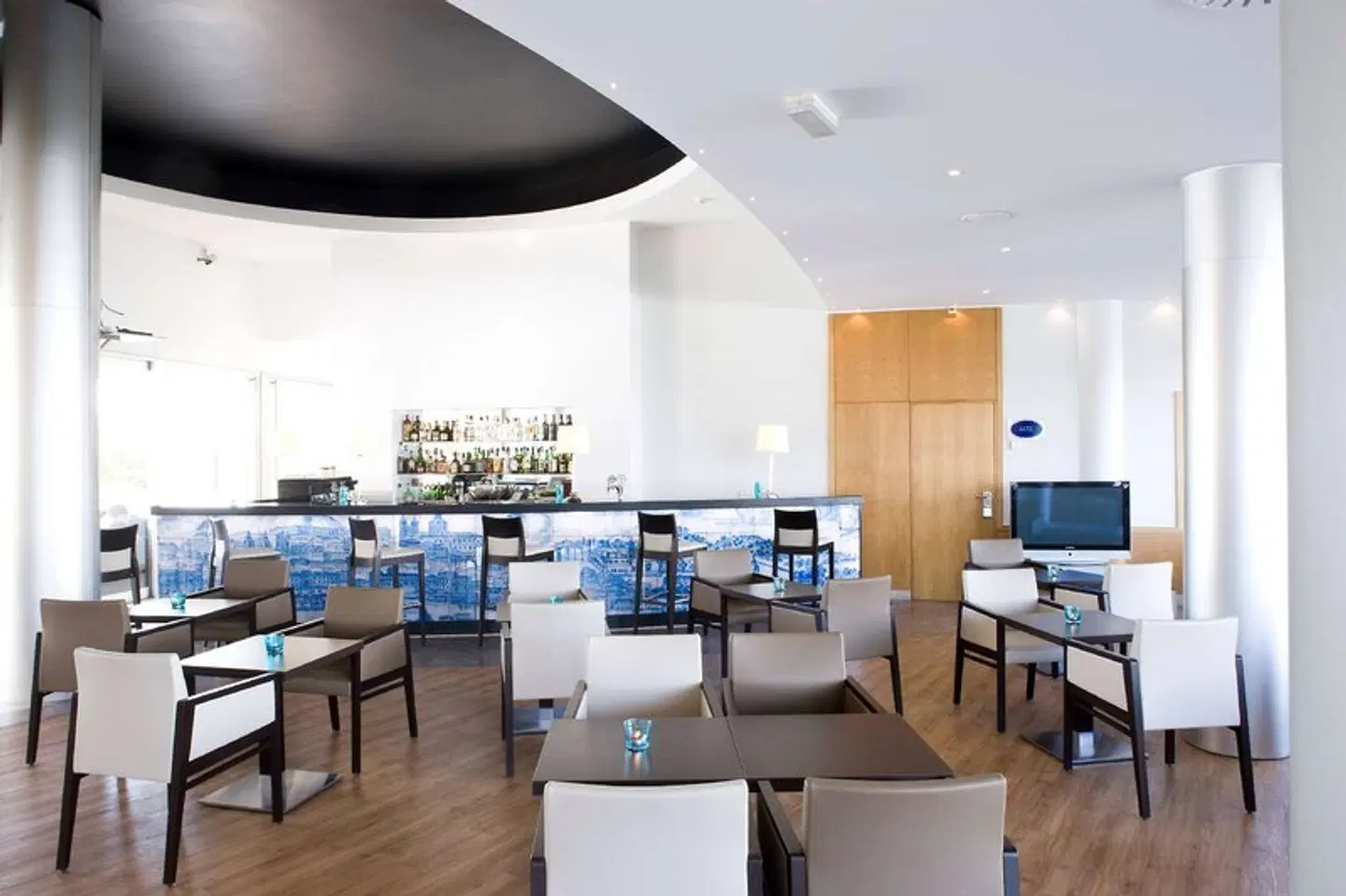 TRYP by Wyndham Porto Expo Hotel Bar