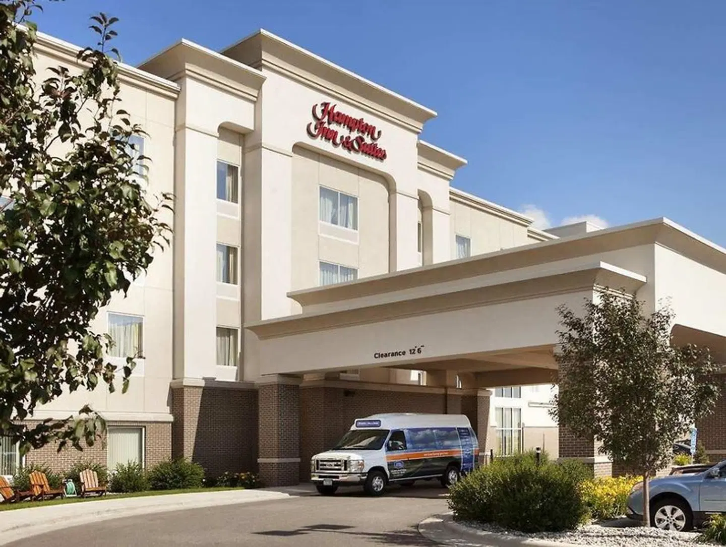 Hampton Inn & Suites Rochester-North EXTERIOR