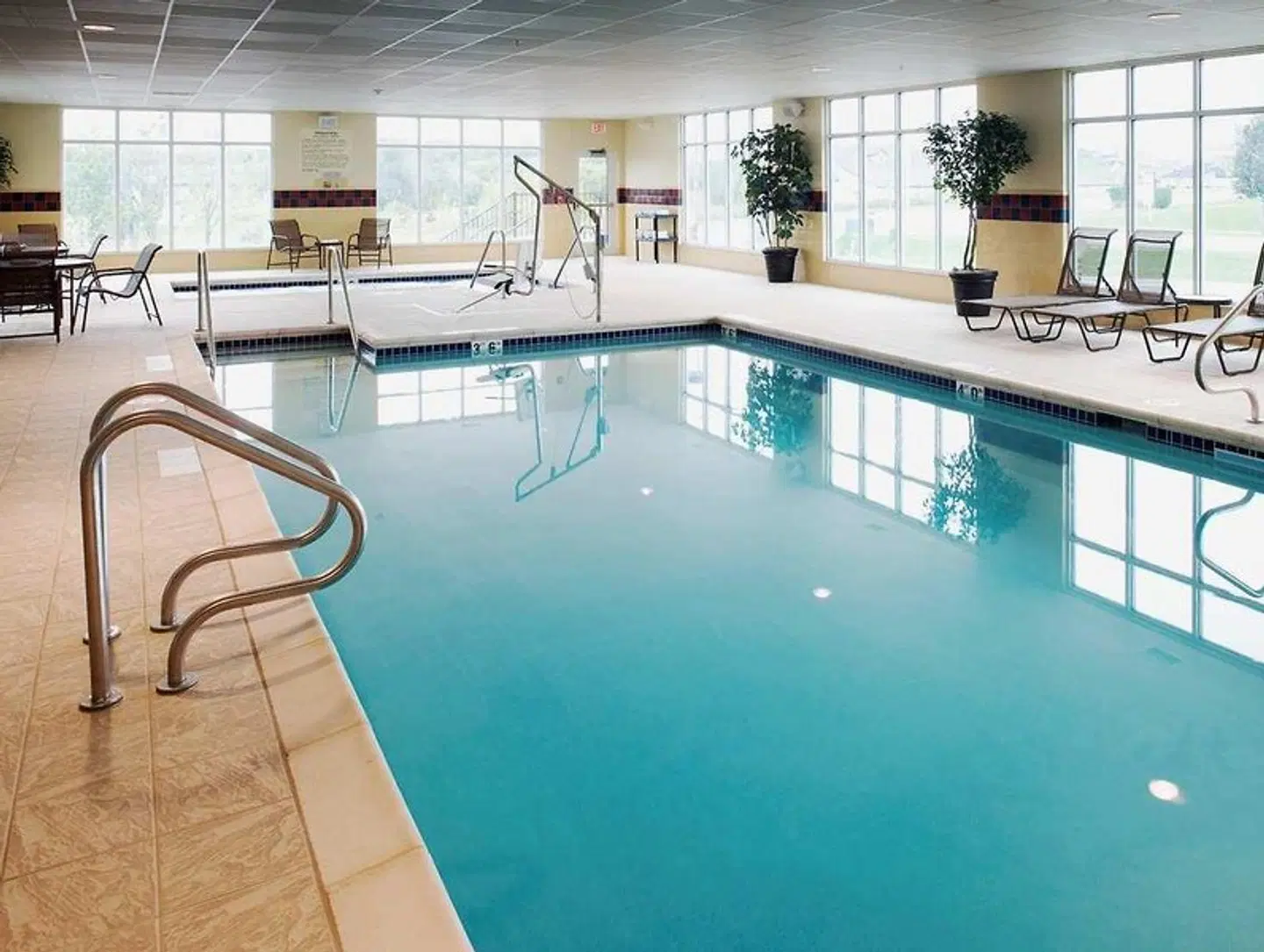 Hampton Inn & Suites Rochester-North Hallenbad