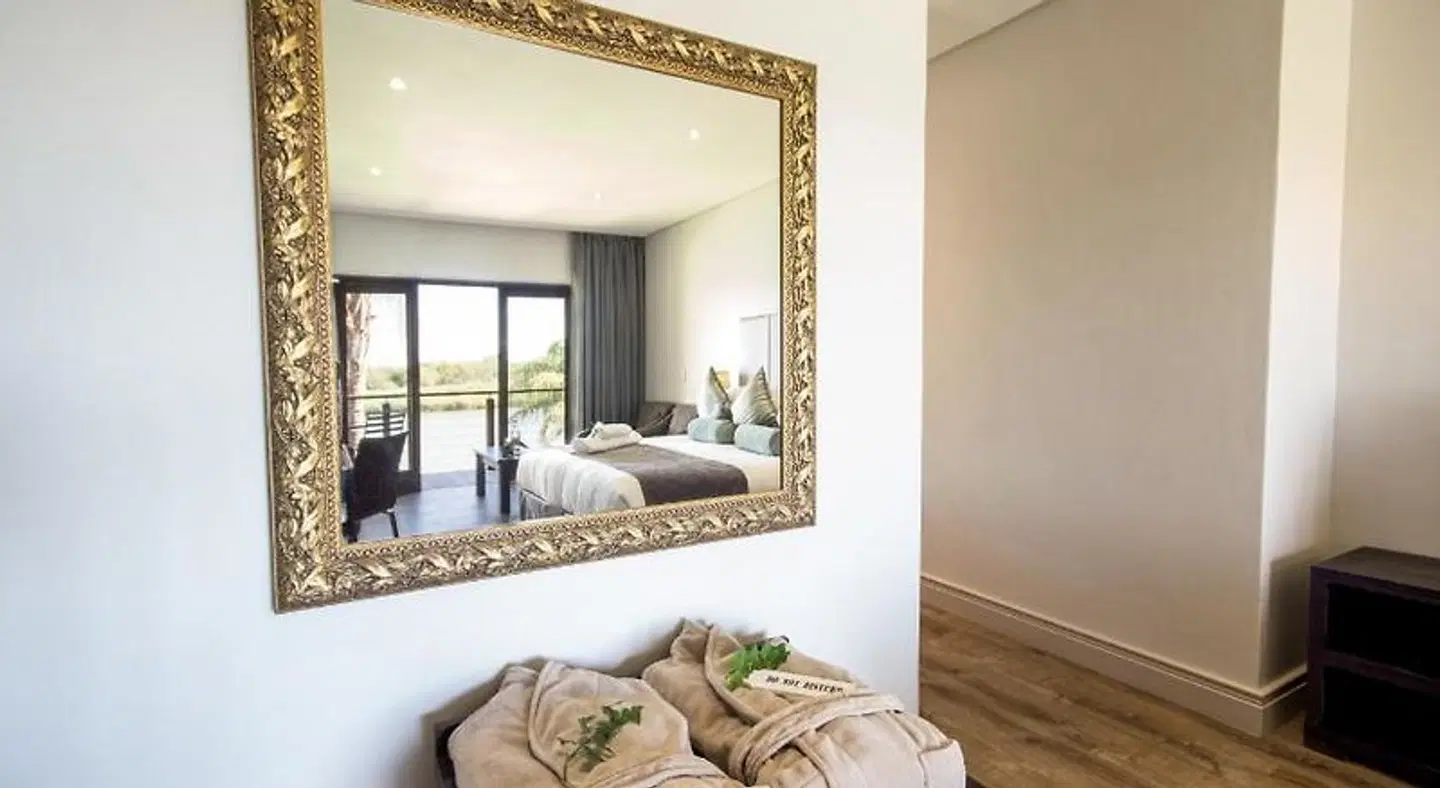 River Place Manor ROOM_EXAMPLE