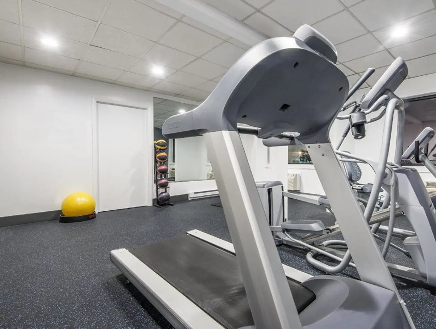 Tru by Hilton Chicopee Springfield SPORTS_AND_LEISURE