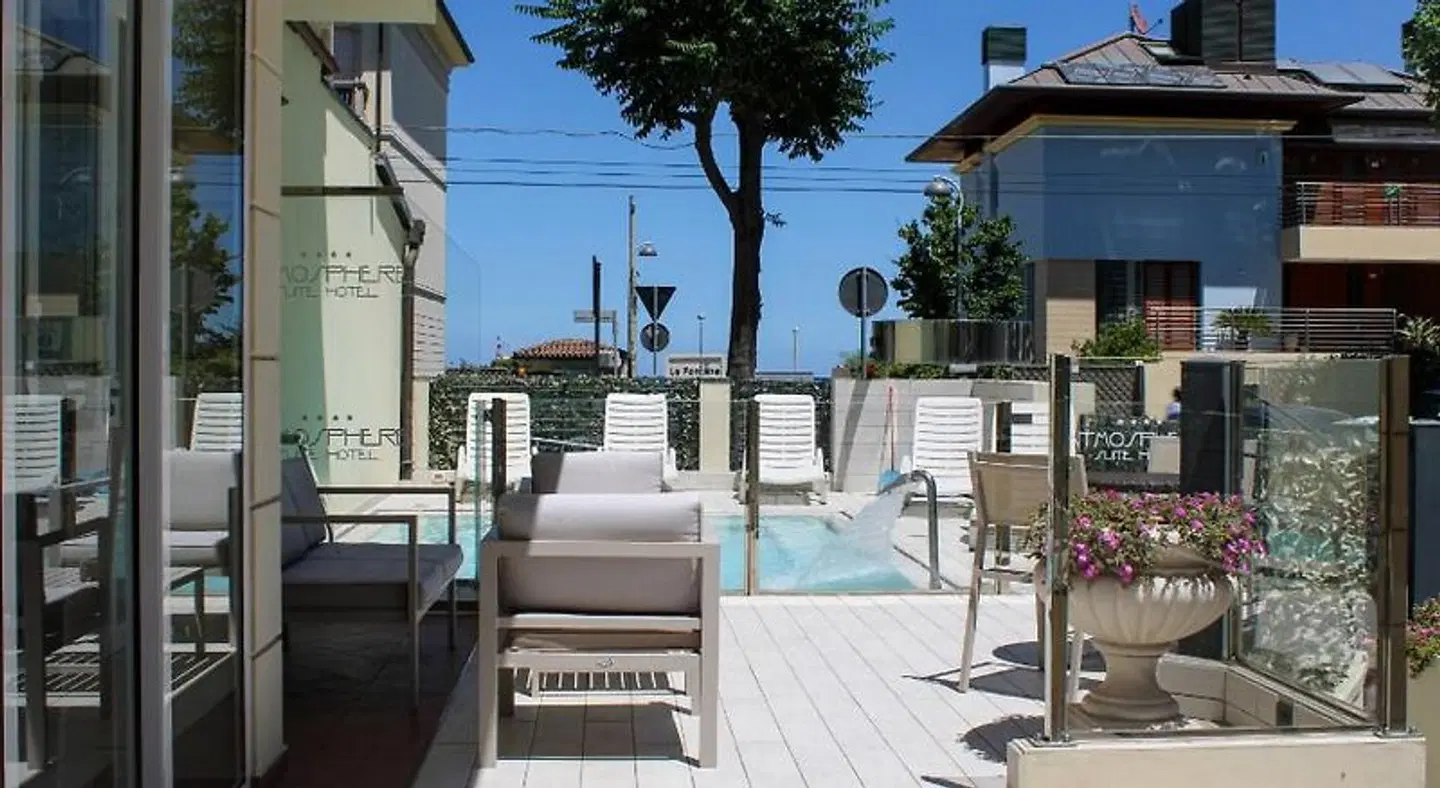 Atmosphere Suite Hotel Terrasse