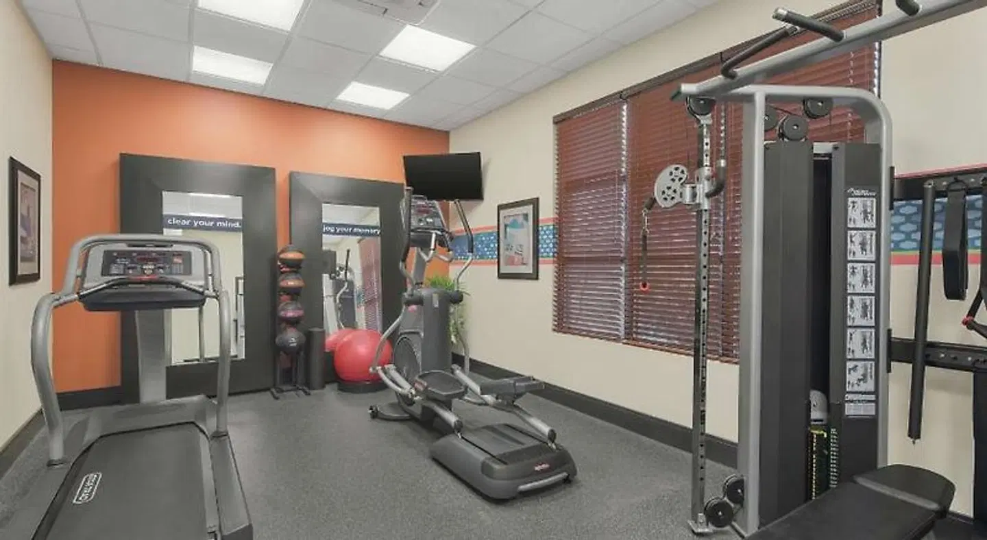 Hampton Inn & Suites Macon I-75 North SPORTS_AND_LEISURE
