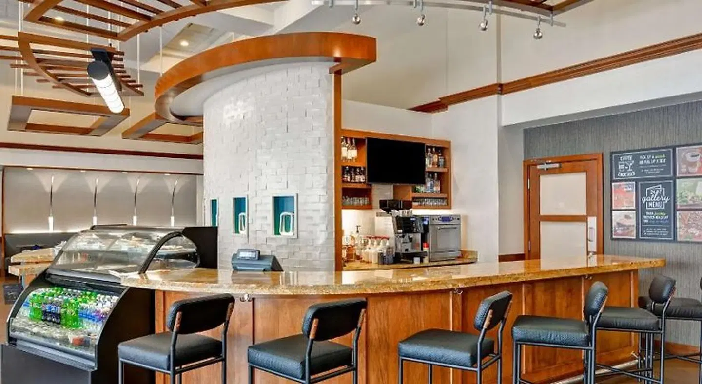 Hyatt Place Memphis Wolfchase Bar