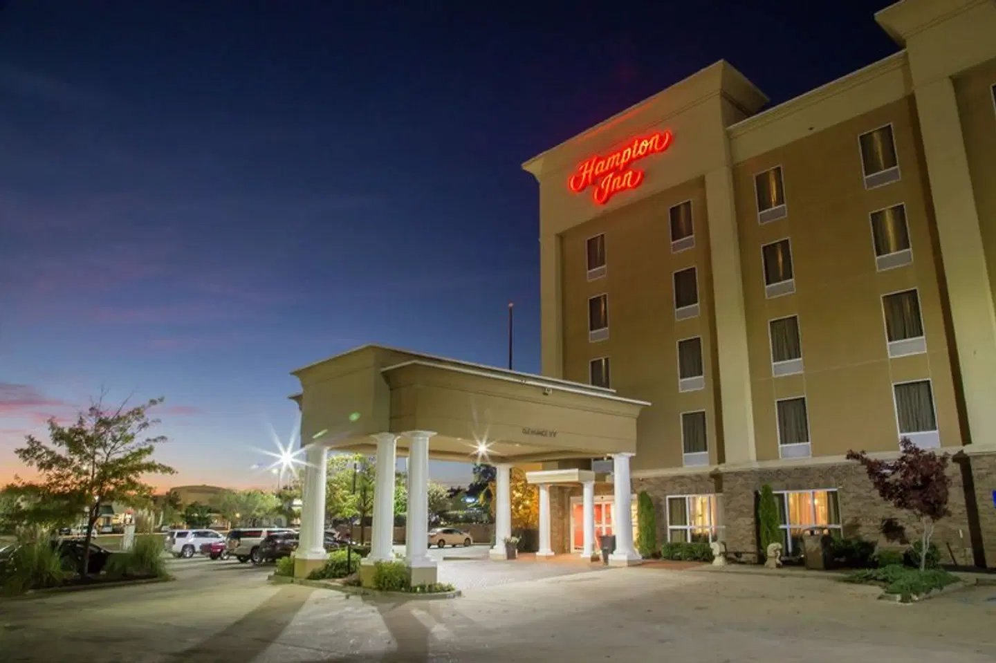 Hampton Inn Oxford-West EXTERIOR