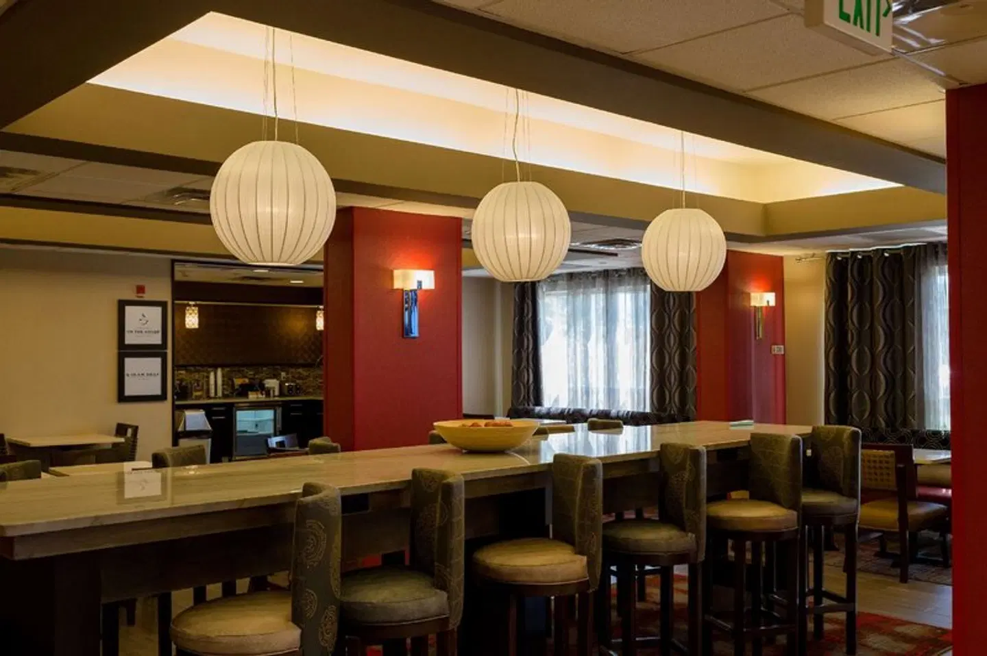 Hampton Inn Oxford-West Bar