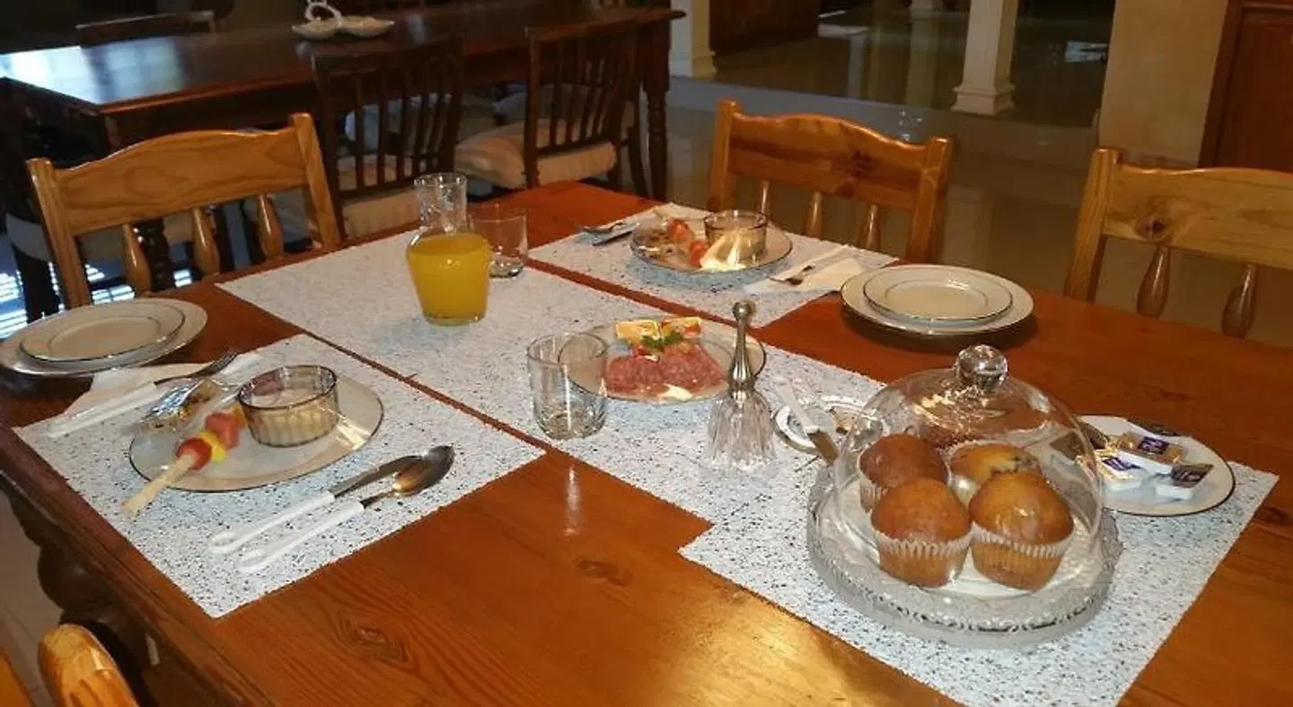 Little Acorn Guest House Restaurant