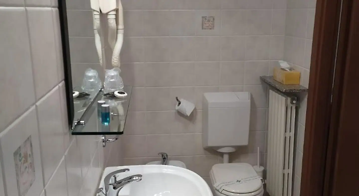 hotel baiardo Badezimmer