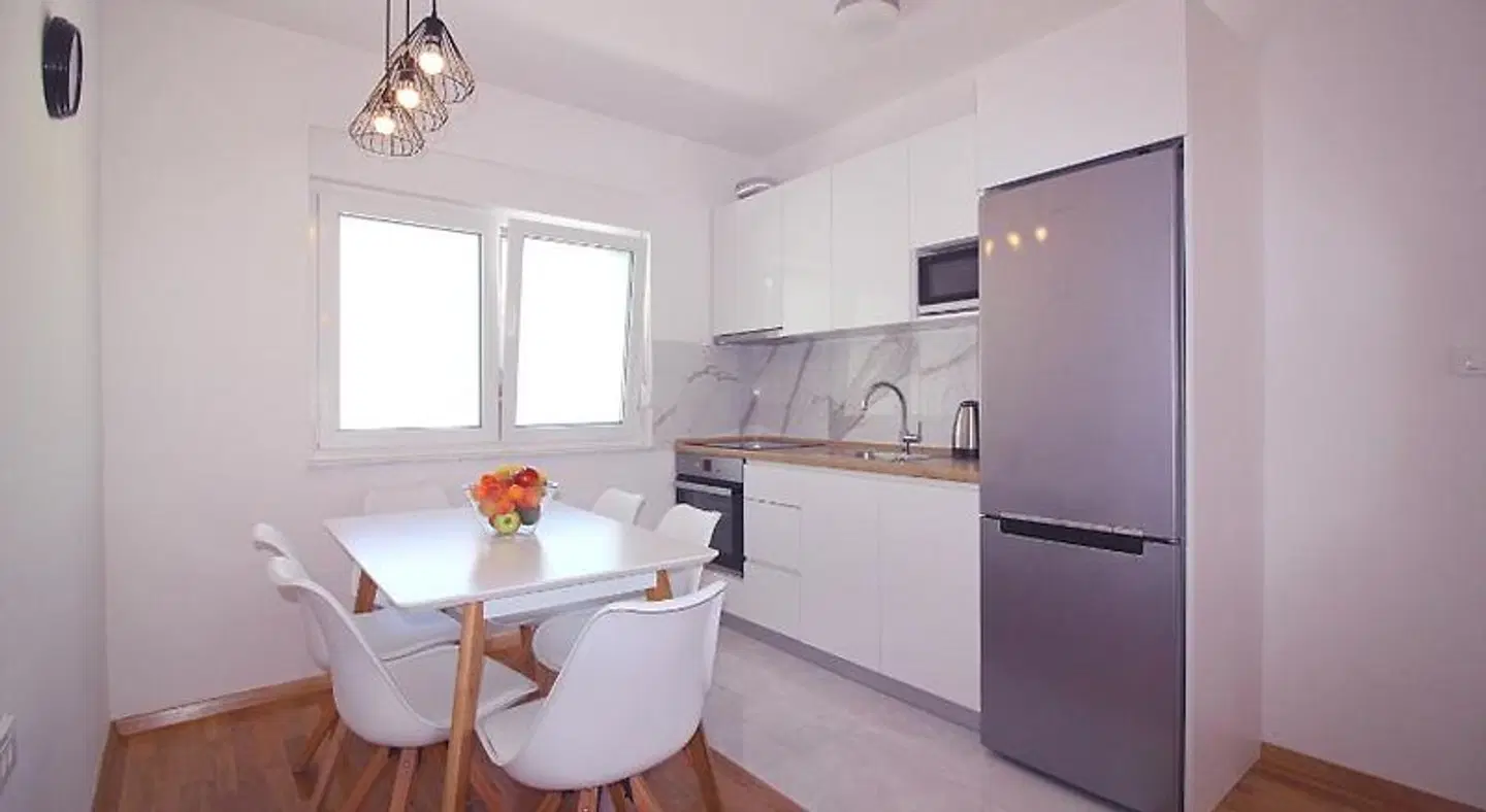 Sun Apartments ROOM_EXAMPLE