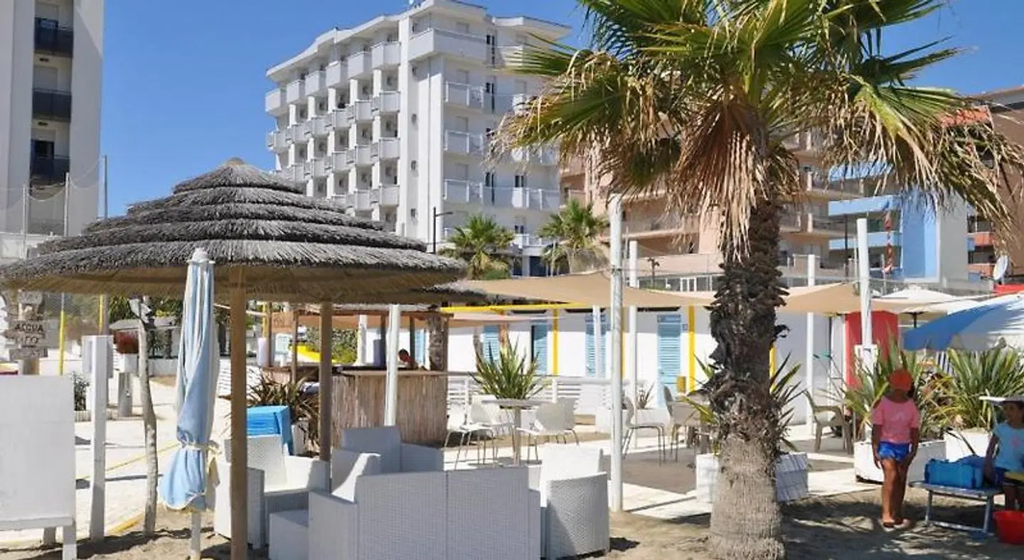 Hotel Adria Beach EXTERIOR
