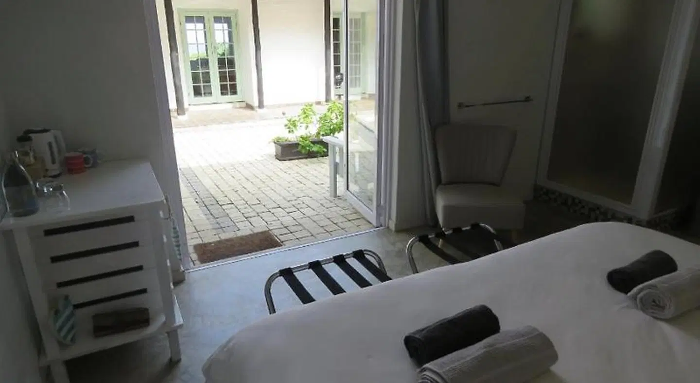 Bare Feet Retreat ROOM_EXAMPLE