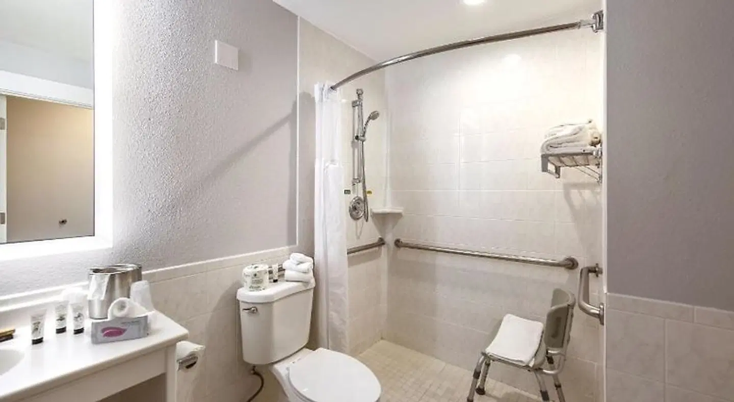 Red Lion Inn & Suites Grants Pass Badezimmer