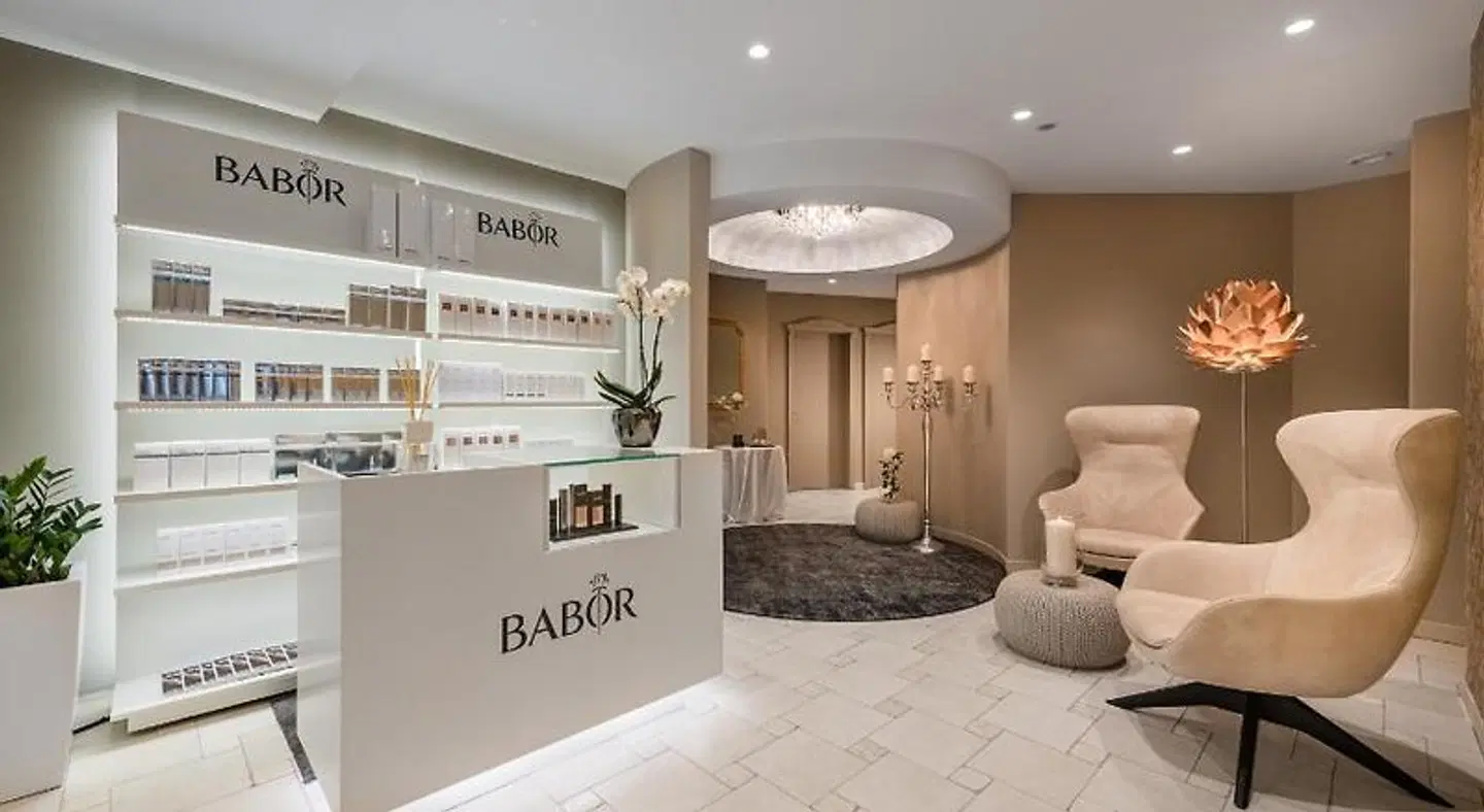 Small & Beautiful Hotel Gnaid LOUNGE_LOBBY