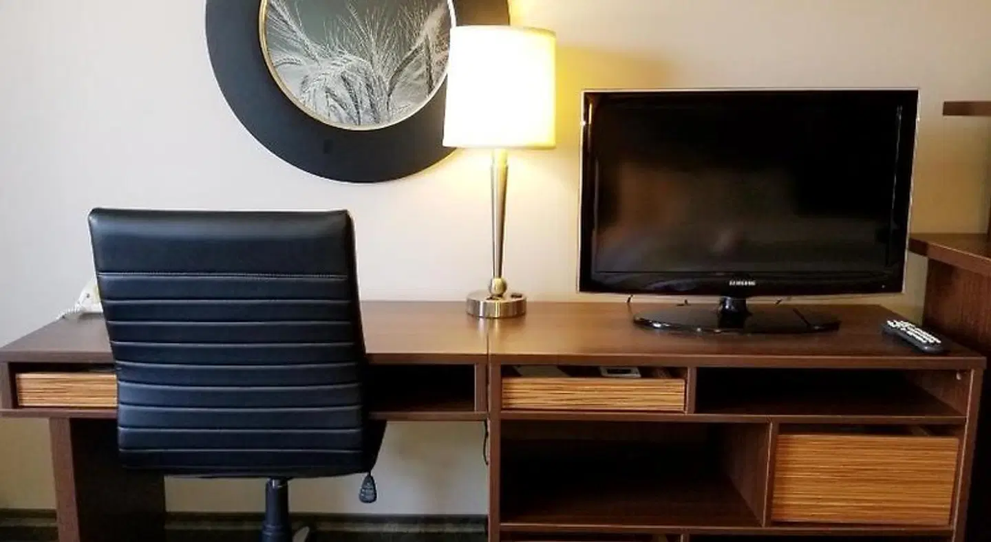 Super 8 by Wyndham Brandon MB ROOM_EXAMPLE