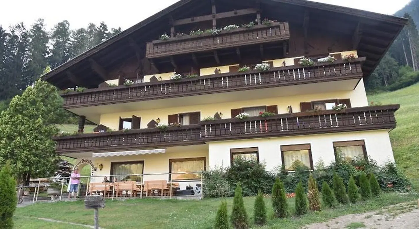 Pension Gasthof Haselstaude EXTERIOR