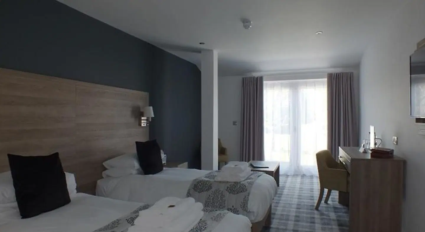 The Piebald Inn ROOM_EXAMPLE