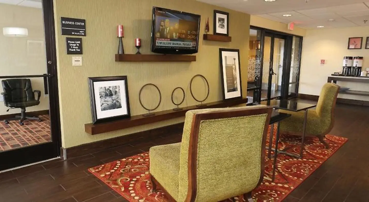 Hampton Inn Sumter ROOM_EXAMPLE