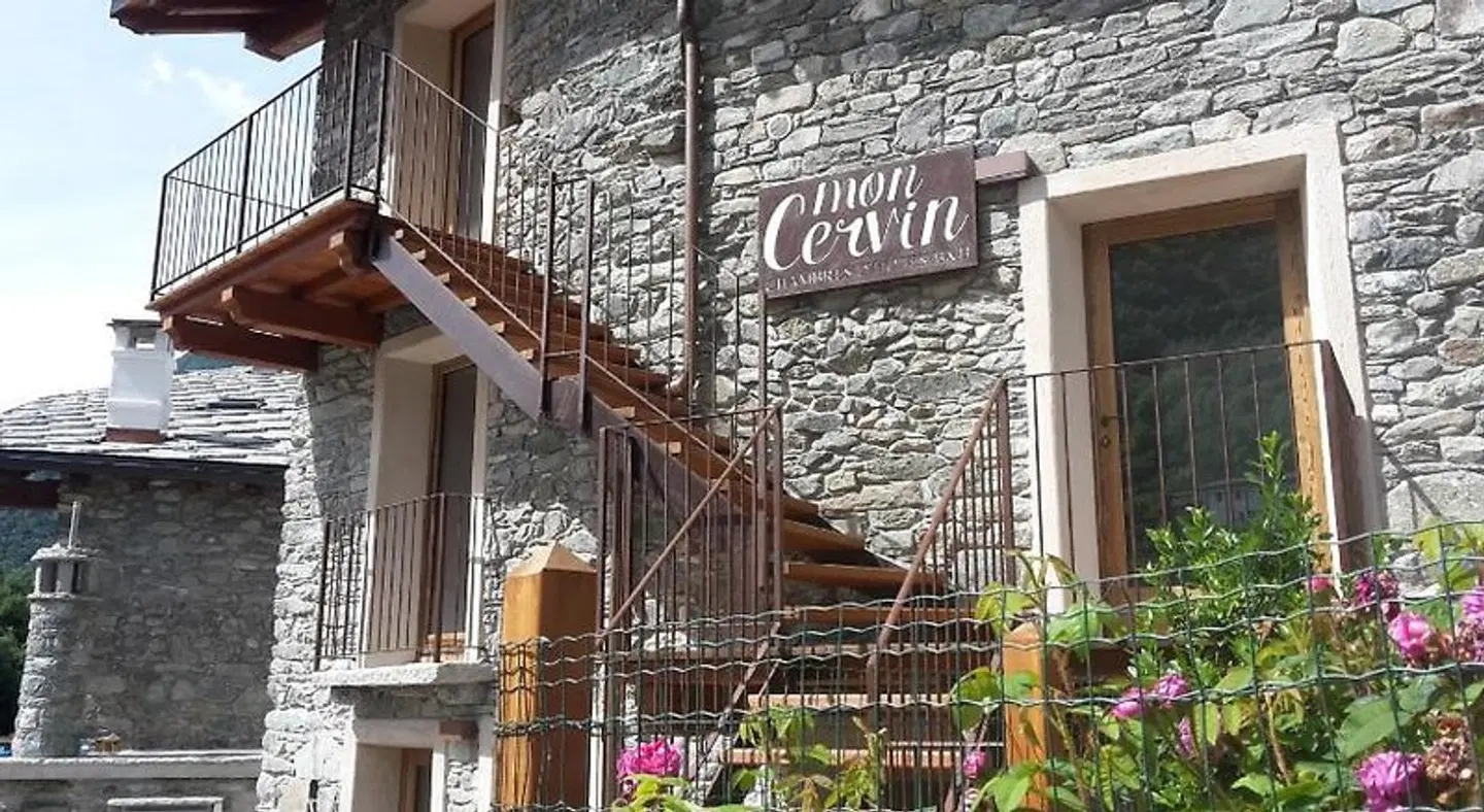 Moncervin EXTERIOR