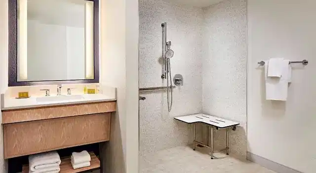 Hotel MdR Marina del Rey - a DoubleTree by Hilton Badezimmer