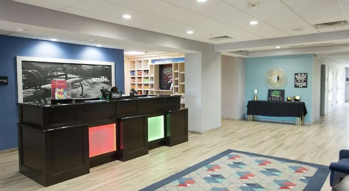 Hampton Inn & Suites Ankeny LOUNGE_LOBBY
