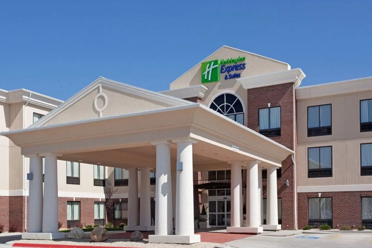 Holiday Inn Express & Suites Buffalo by IHG EXTERIOR