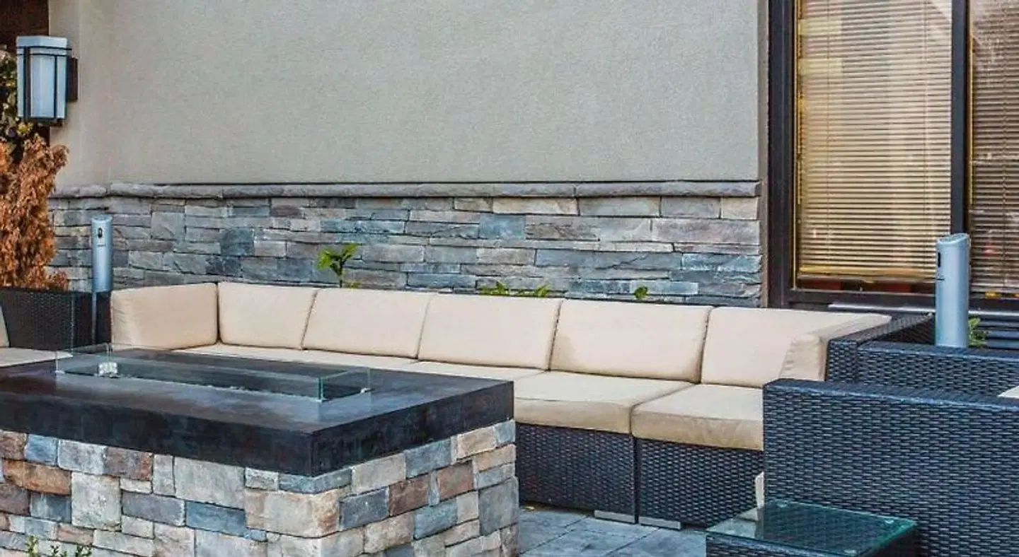 Quality Suites Nashville Airport Terrasse