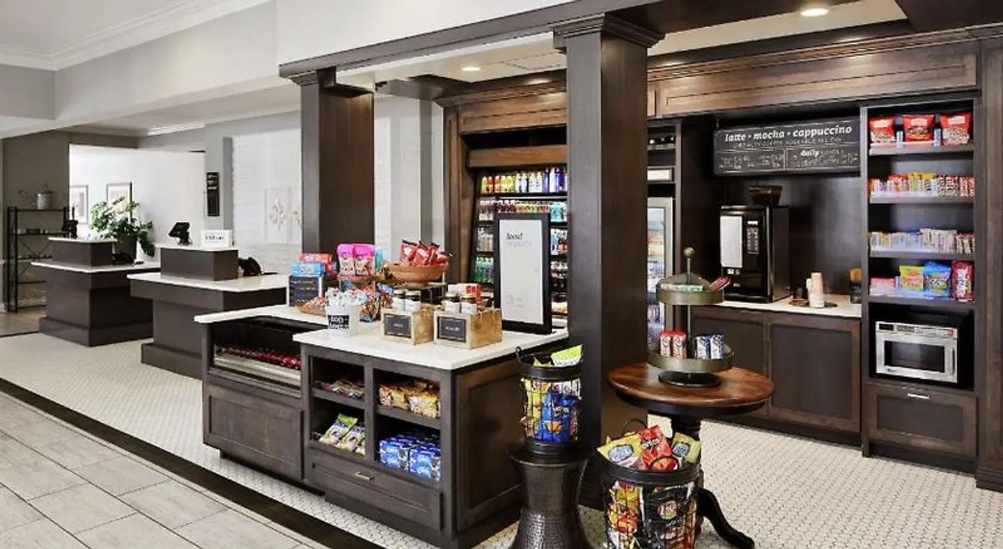 Hilton Garden Inn Champaign/ Urbana Bar
