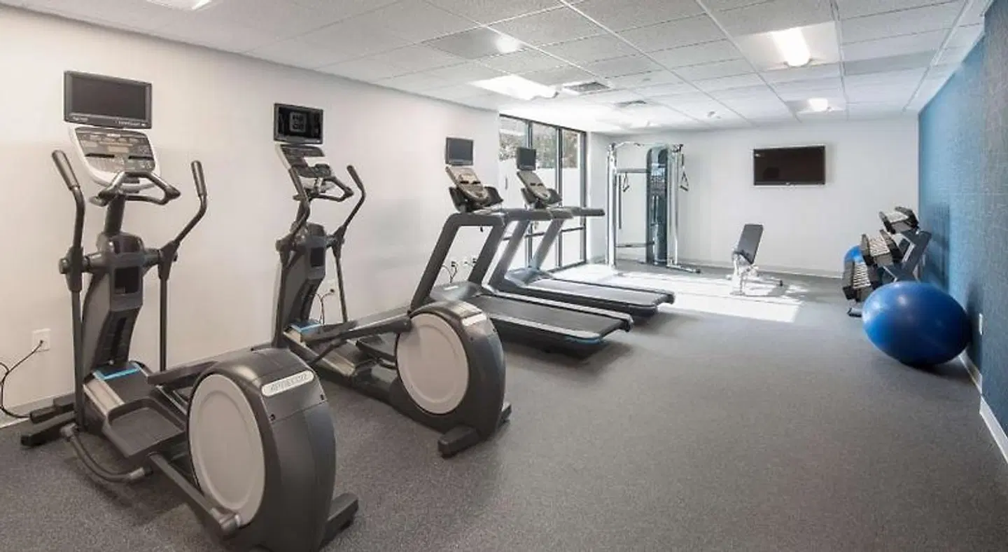 Hampton Inn & Suites-South Park at Phillips Place SPORTS_AND_LEISURE
