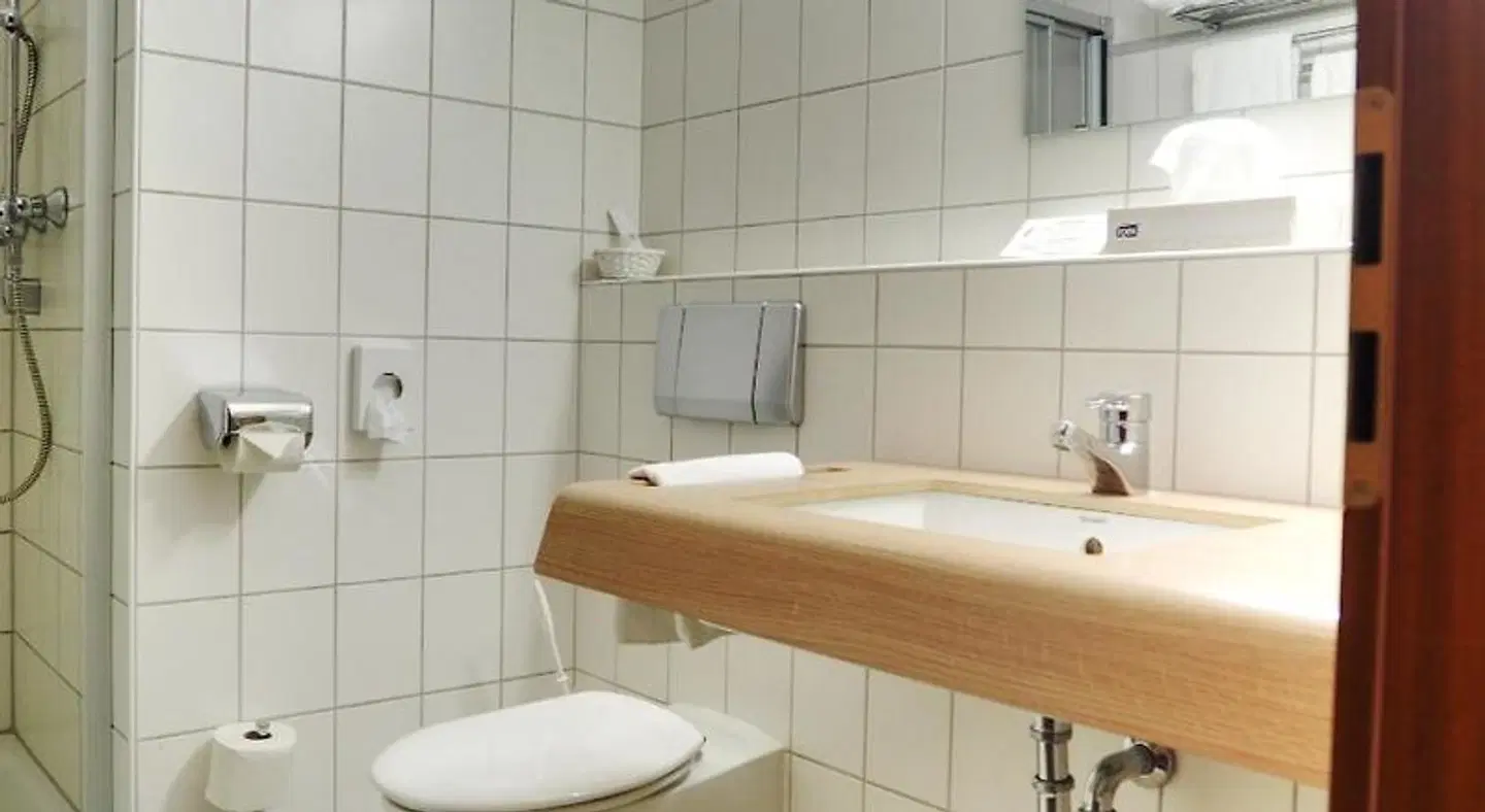 Heidehotel Lubast Badezimmer
