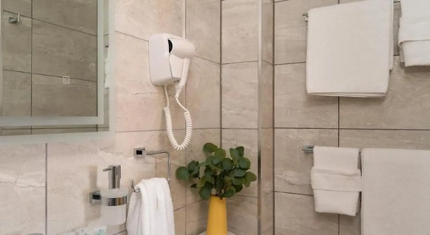 Torland Hotel Badezimmer