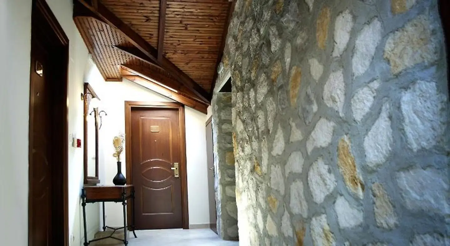 Nostos ROOM_EXAMPLE