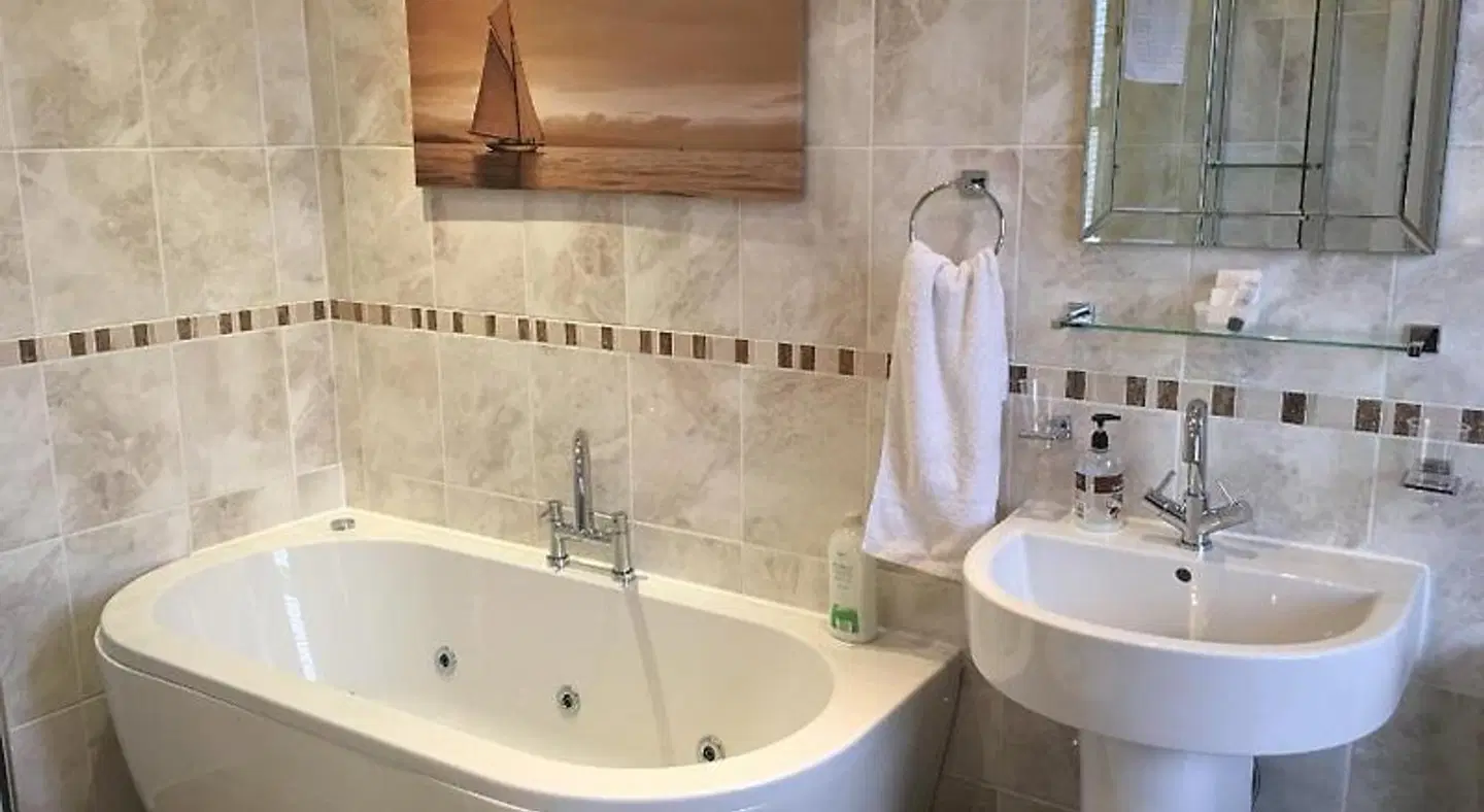 Carisbrooke Guest House Badezimmer