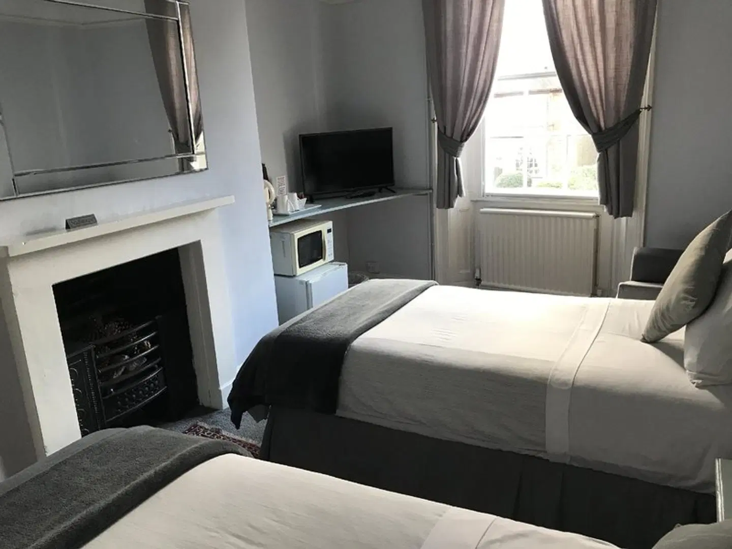 The Red House ROOM_EXAMPLE