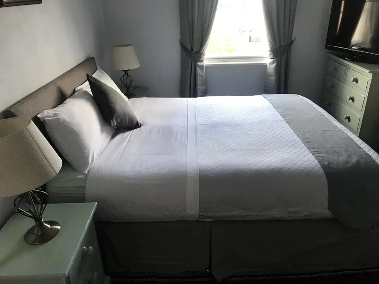 The Red House ROOM_EXAMPLE