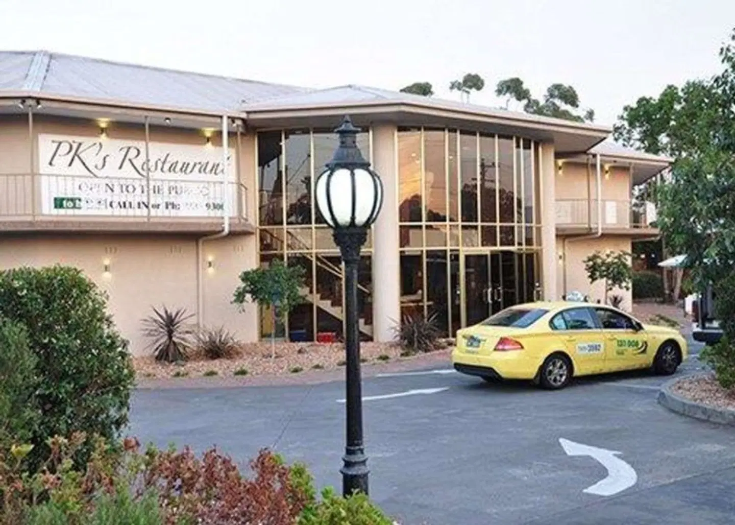 Quality Hotel Melbourne Airport EXTERIOR
