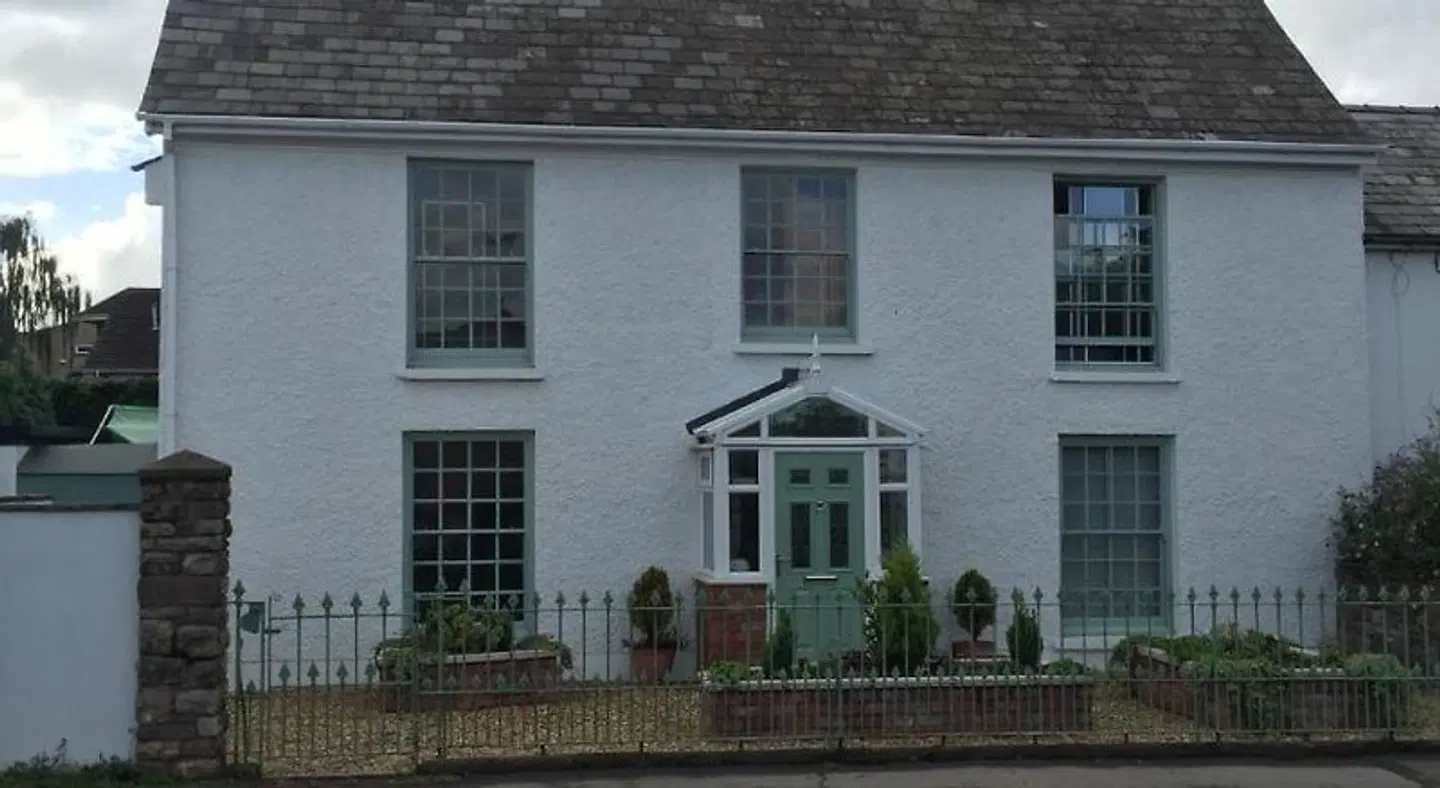 Deri-Down Guest House EXTERIOR