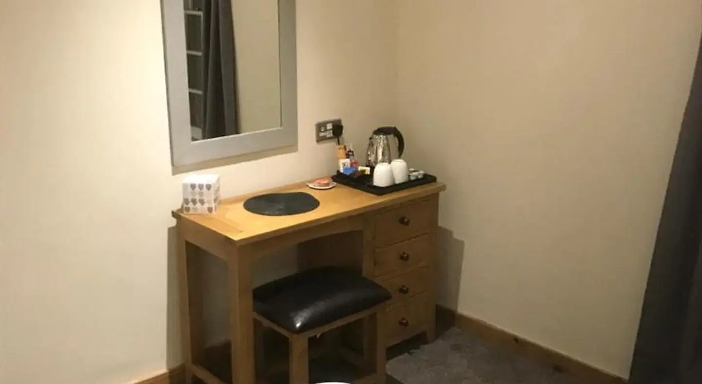 Deri-Down Guest House ROOM_EXAMPLE