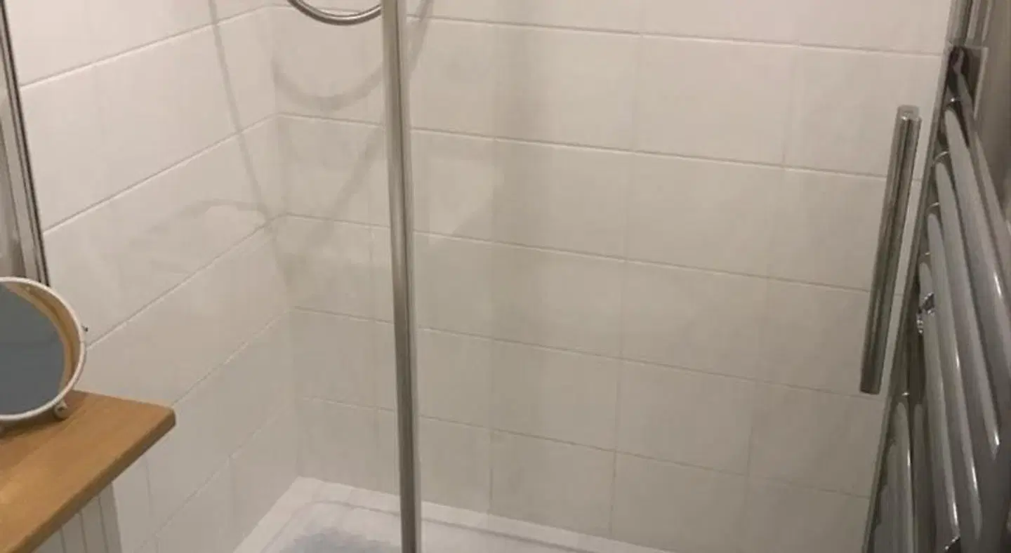 Deri-Down Guest House Badezimmer