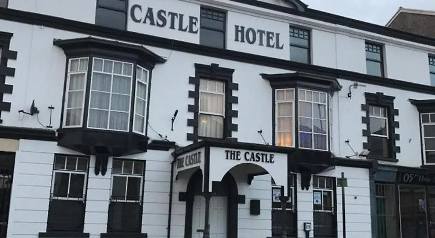 The Castle Lodge EXTERIOR