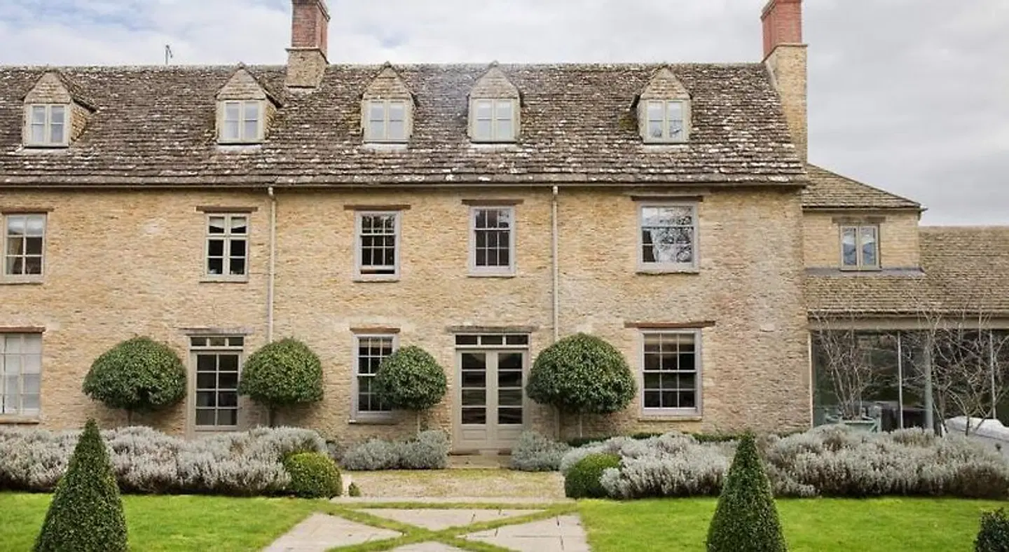 Thyme EXTERIOR