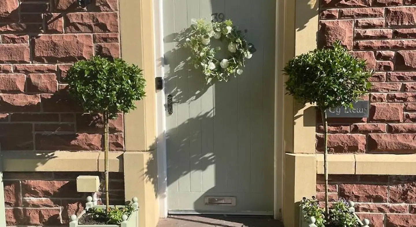 Ty Llew Lodge EXTERIOR