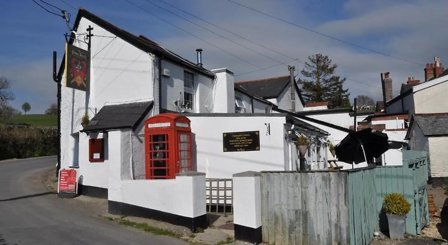 Pyne Arms EXTERIOR