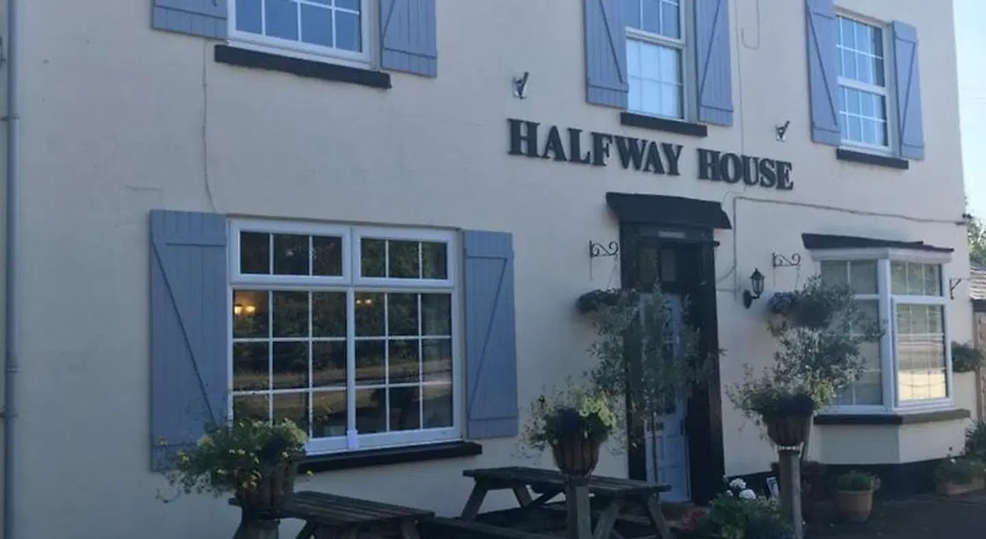Halfway House Inn EXTERIOR