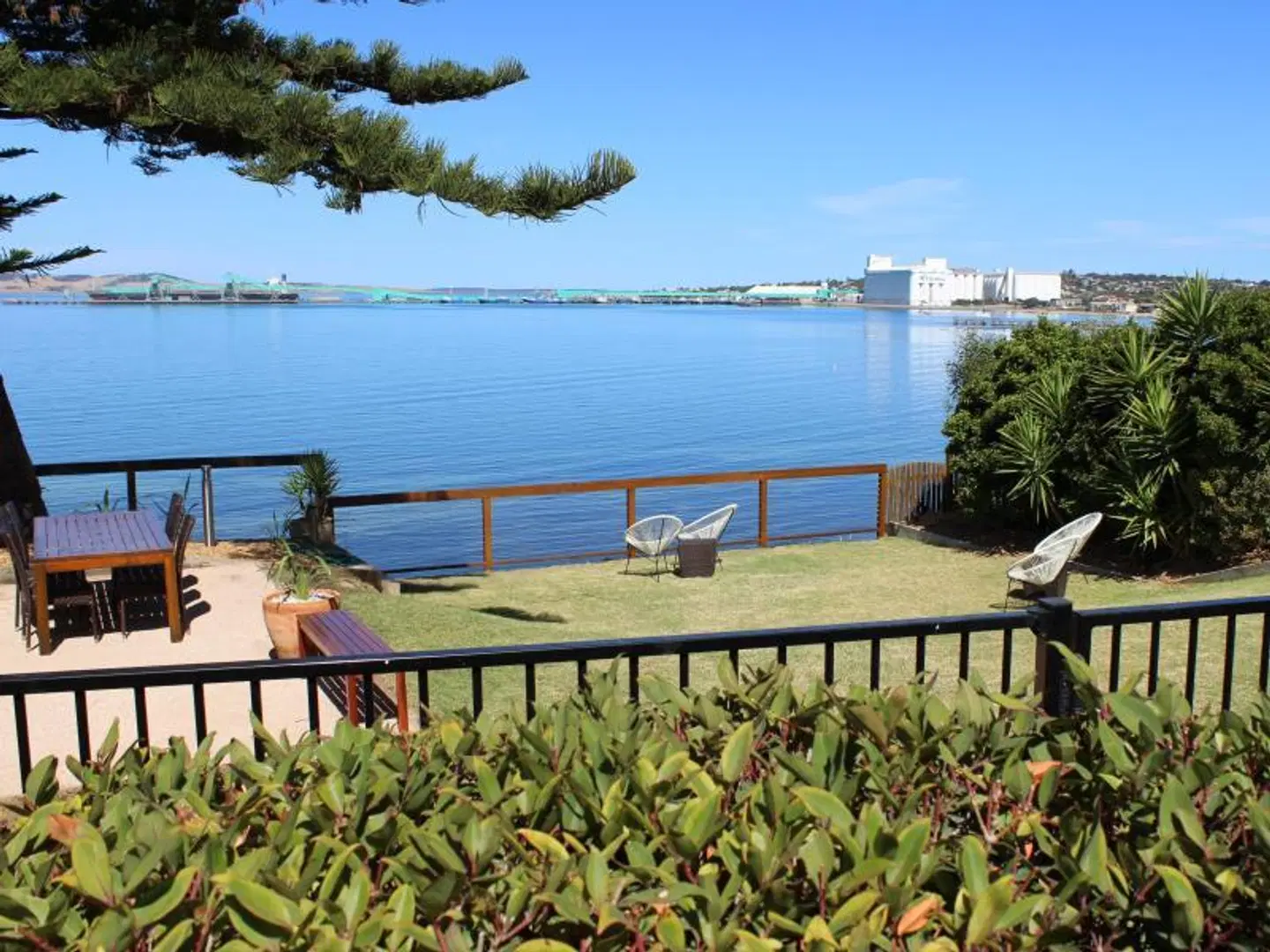 Bay 10 Accommodation Strand