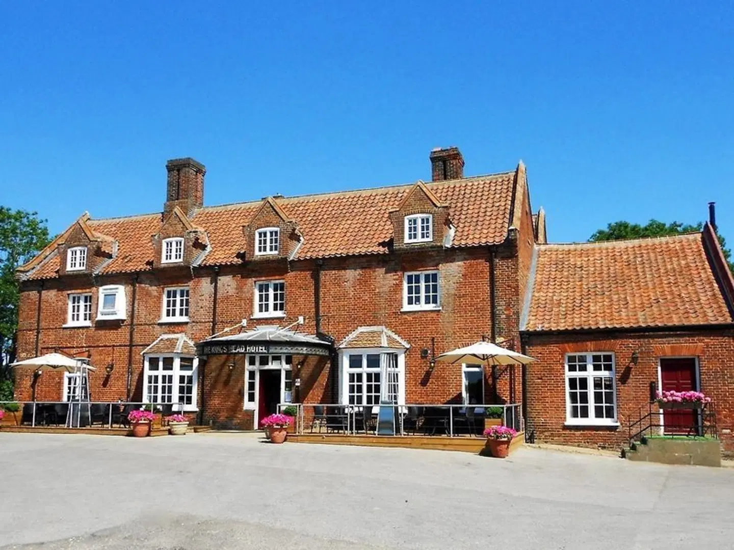 Kings Head Hotel EXTERIOR