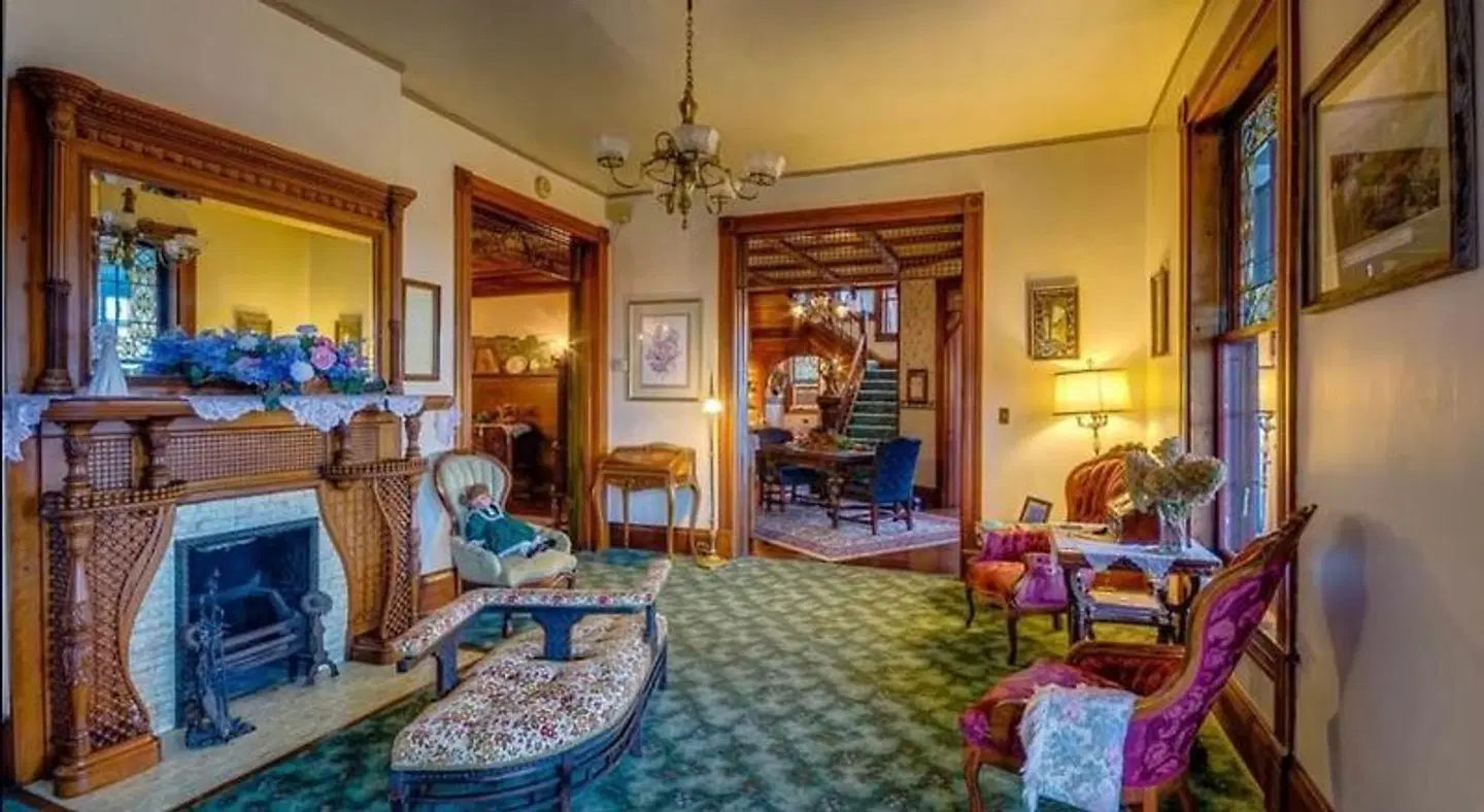 The Hancock House LOUNGE_LOBBY