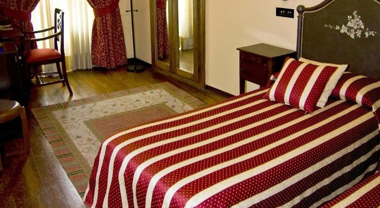 Regina ROOM_EXAMPLE