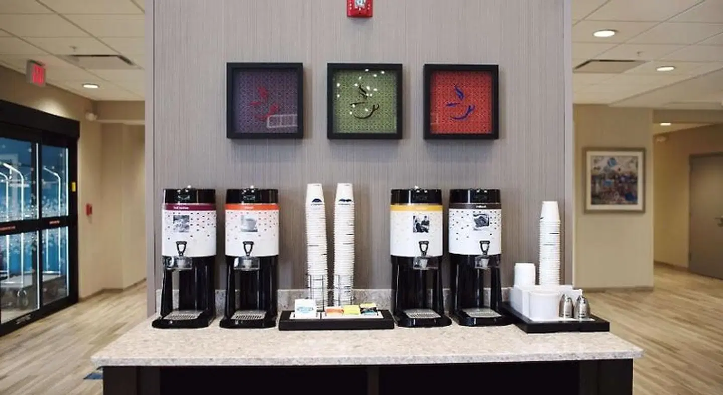Hampton Inn & Suites Des Moines/Urbandale MODEL_IMPRESSION