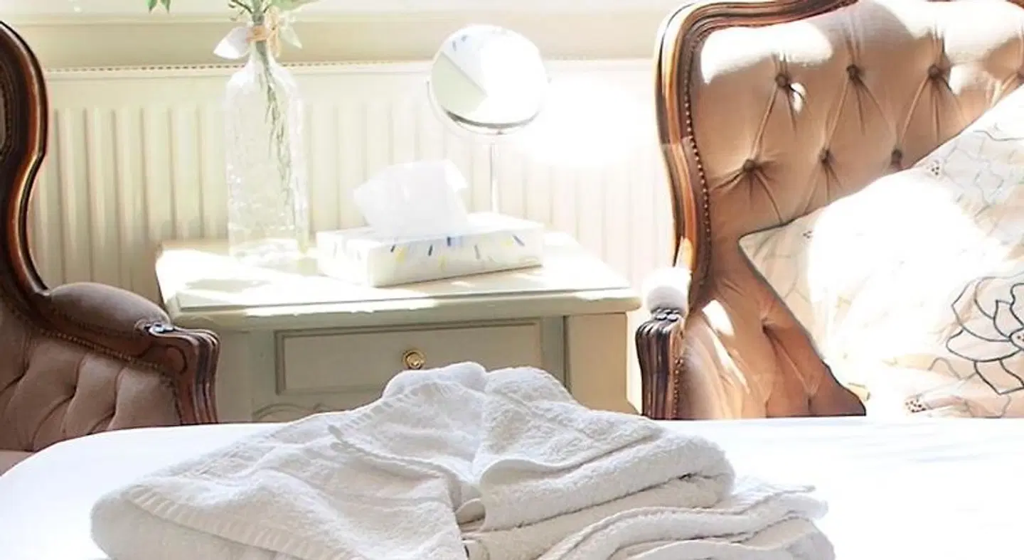 Leaded Light - Guest House ROOM_EXAMPLE