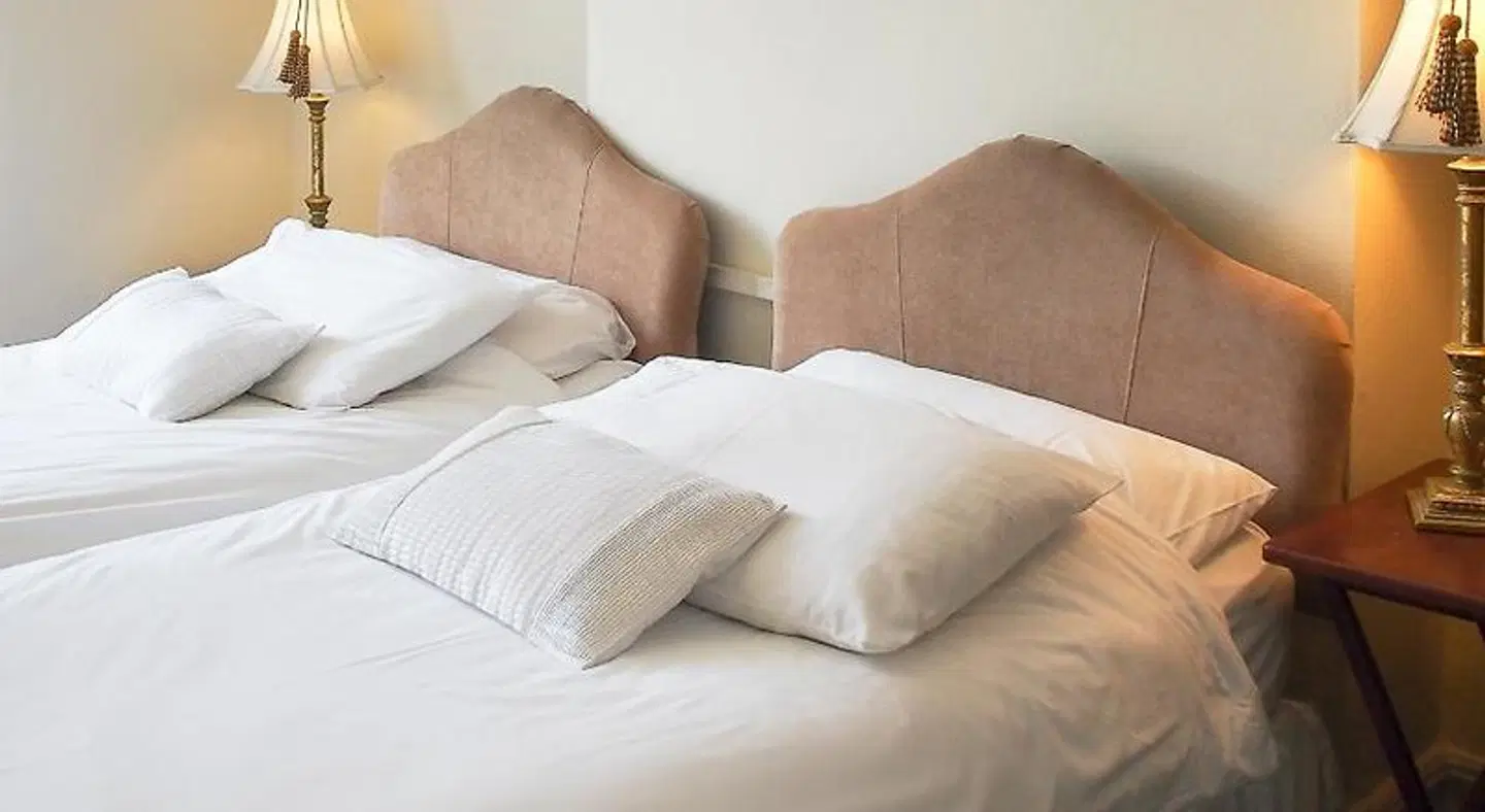 Leaded Light - Guest House ROOM_EXAMPLE